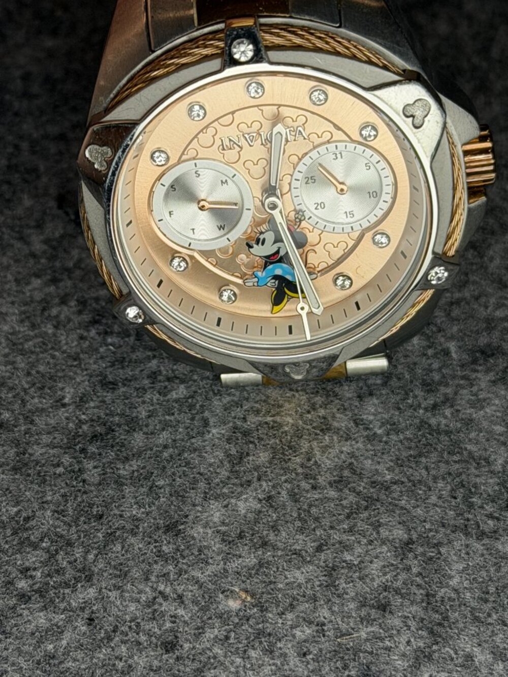 Invicta Disney Limited Edition Minnie Mouse Watch Model 32437 - Picture 5 of 9